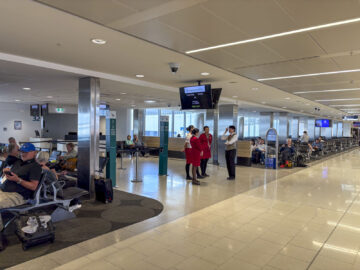 Cathay Pacific Boeing 777 300 Aria Suite Business Class Boarding