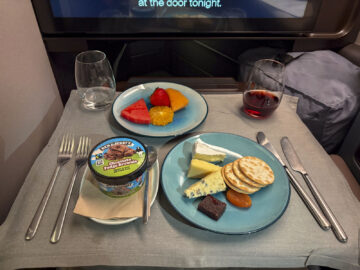 Cathay Pacific Boeing 777 300 Aria Suite Business Class Dessert