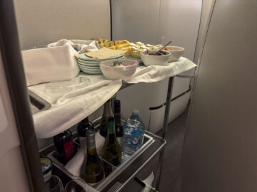 Cathay Pacific Boeing 777 300 Aria Suite Business Class Dessert Wagen