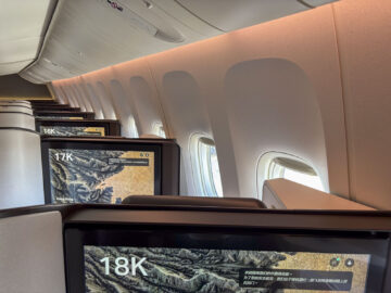 Cathay Pacific Boeing 777 300 Aria Suite Business Class Kabine Sitze