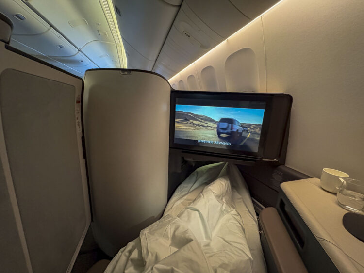 Cathay Pacific Boeing 777 300 Aria Suite Business Class Pov Bett Liege Position