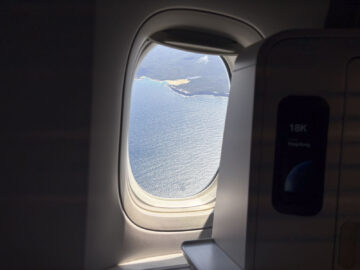 Cathay Pacific Boeing 777 300 Aria Suite Business Class Pov Fenster