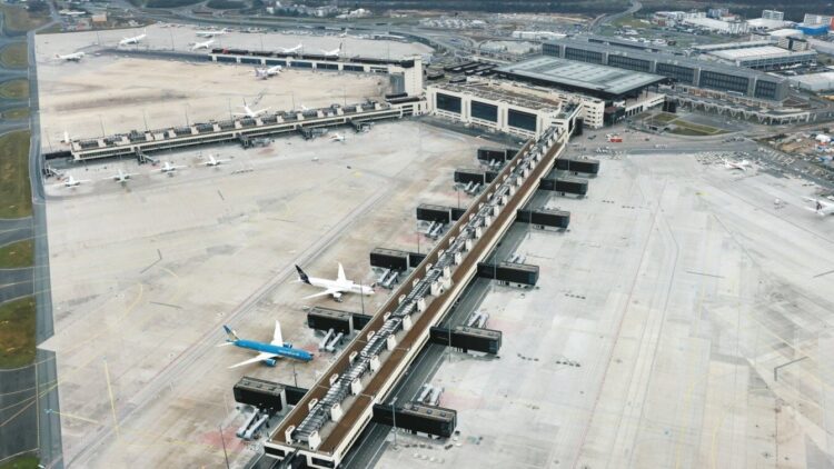 Frankfurt Flughafen Fraport Terminal 3 Luftaufnahme Copyright