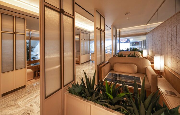 Korean Air Lounge Los Angeles First Class Copyright