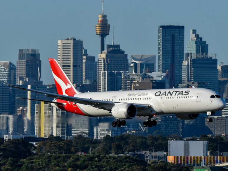 Qantas Boeing 787 9 Dreamliner Sydney Skyline Unsplash
