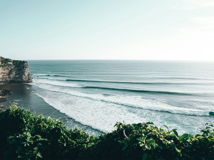 Bali Uluwatu Wellen Surfen Unsplash