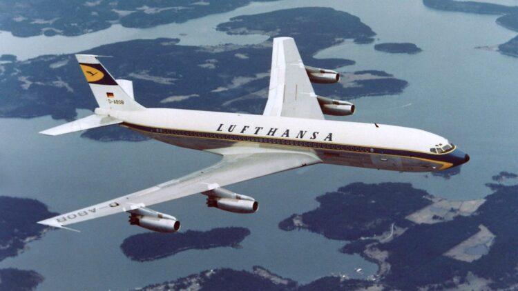 Lufthansa Boeing 707 Luftaufnahme Copyright