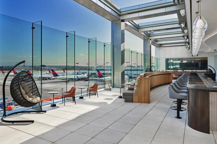 Delta Sky Club Los Angeles Skydeck Copyright