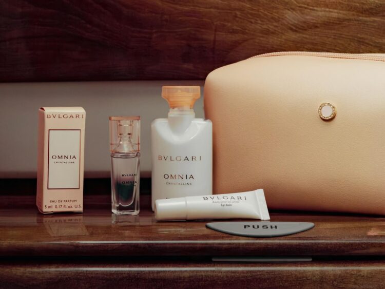 Emirates Business Class Bulgari Amenity Kit For Women Juni 2026 Copyright