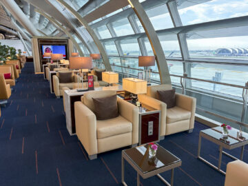 Emirates Lounge Bangkok Sitze Fenster