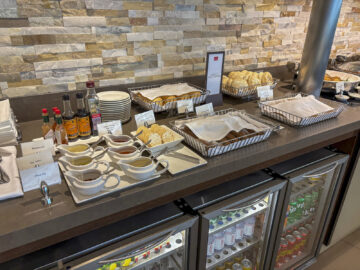 Emirates Lounge Bangkok Snacks Speisebereich