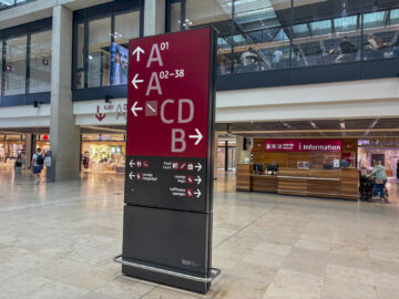 Flughafen Berlin Lounge Wegweiser