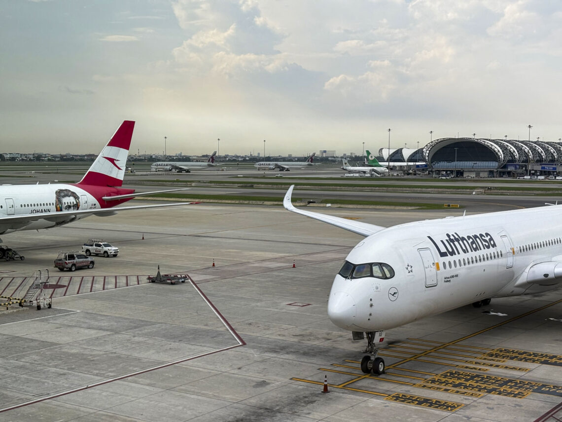 Lufthansa Austrian Flugzeug Flughafen Bangkok