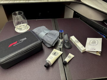 Qatar Airways Boeing 777 300 Er Qsuite Formula 1 Amenity Kit Inhalt
