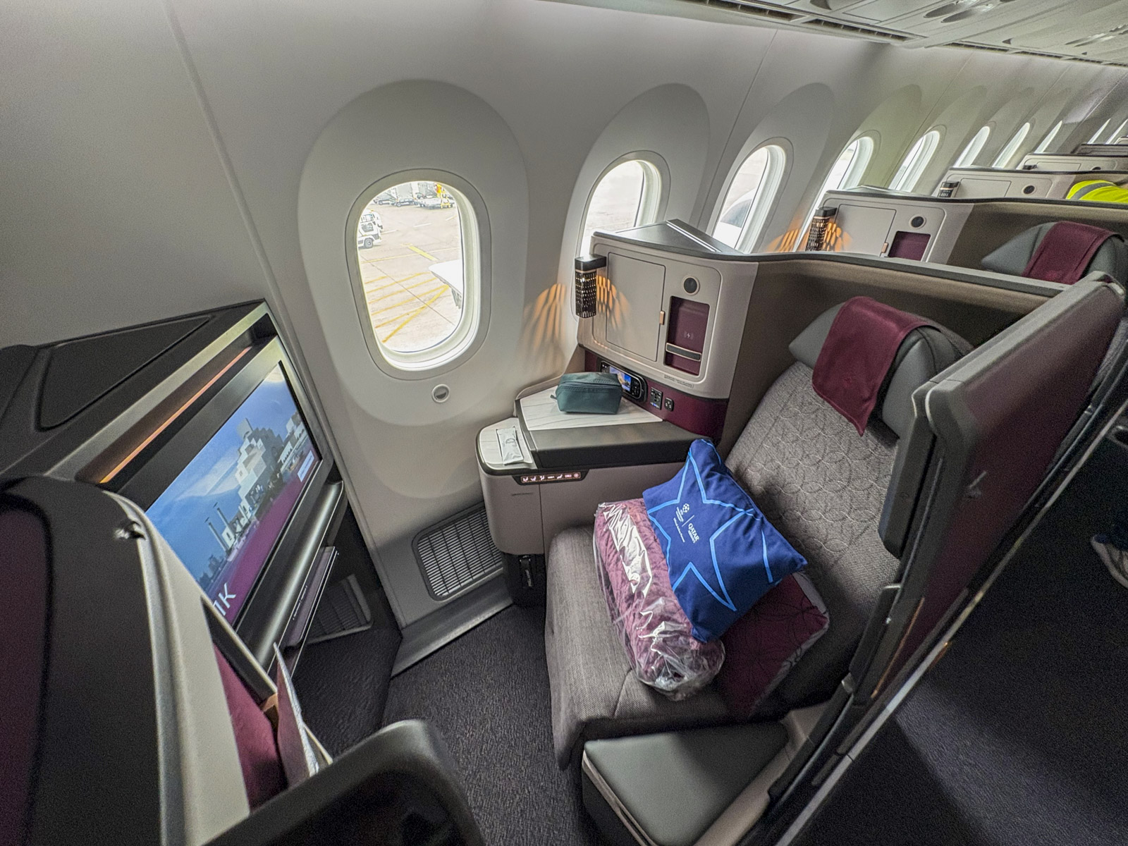 Qatar Airways Boeing 787 9 Business Class Adient Ascent Sitz Ueberblick