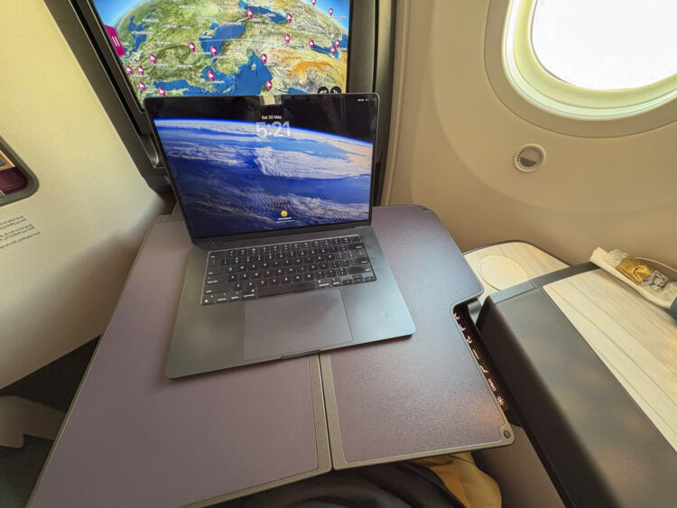 Qatar Airways Boeing 787 9 Business Class Adient Ascent Tisch