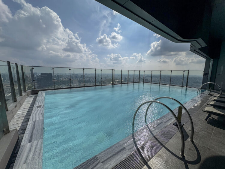 Vinpearl Landmark 81 Autograph Collection Marriott Bonvoy Hotel Ho Chi Minh Saigon Swimming Pool
