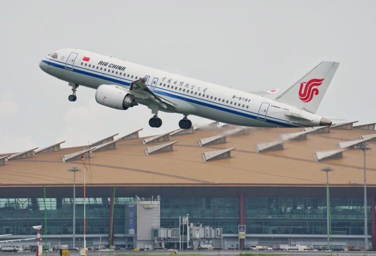 Air China Flugzeug Comac C919 Copyright