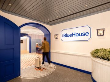 Jetblue Bluehouse Lounge Boston Eingang Copyright