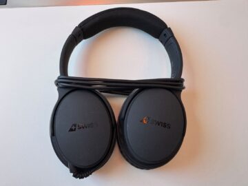 Swiss Business Class Airbus A350 Headphones Aussen