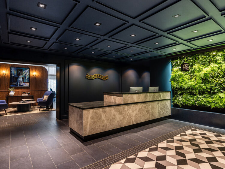 American Express Centurion Lounge Schiphol Amsterdam Rezeption Copyright