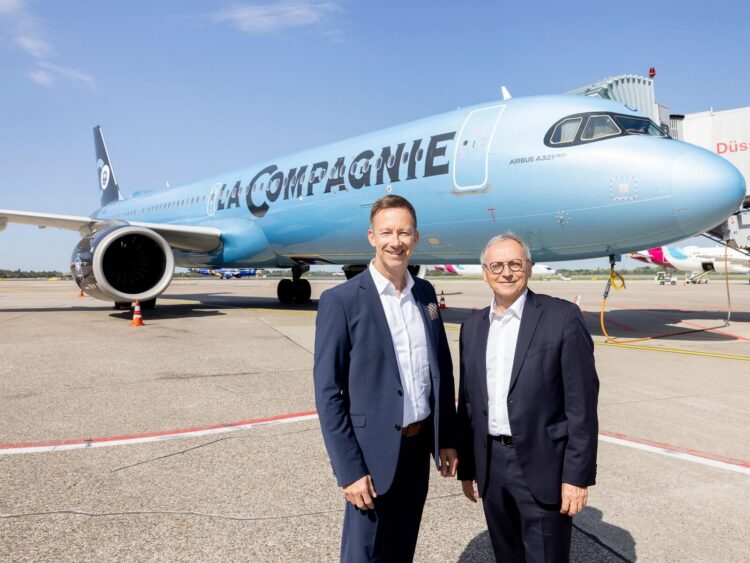 La Compagnie Flugzeug Dusseldorf Copyright