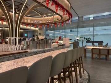 Singapore Airlines Silverkris Lounge Seoul Incheon Barhocker Bar