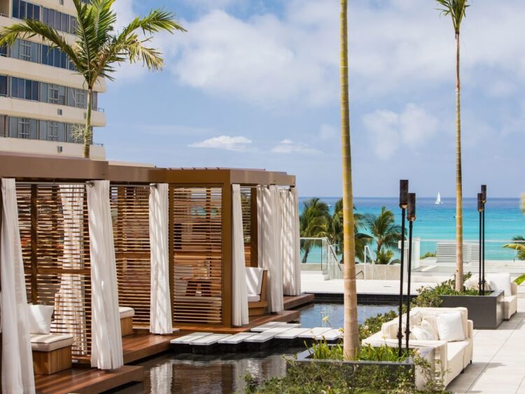 Alohilani Resort Waikiki Beach Pool Copyright