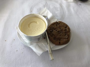 air canada business class boeing 777 eiscreme cookie