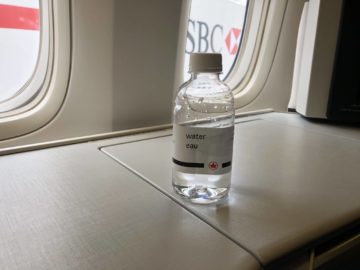 air canada business class boeing 777 wasserflasche