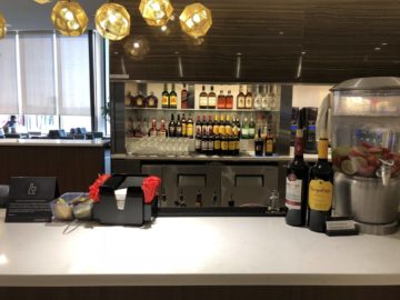 air canada maple leaf lounge calgary bar