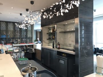 air canada maple leaf lounge vancouver bar2