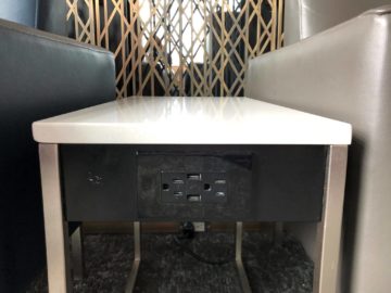 air canada maple leaf lounge vancouver steckdosen usb