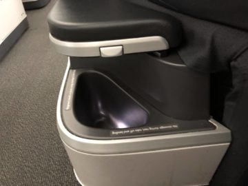 air canada business class boeing 787 9 armlehne verstaufach e1537466954985