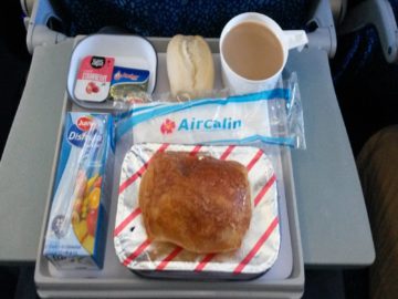 aircalin economy class fruehstueck