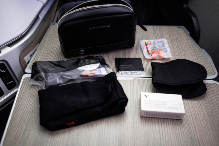 aircanada business class boeing 777 amenity kit