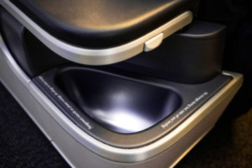 aircanada business class boeing 777 staufach armlehne