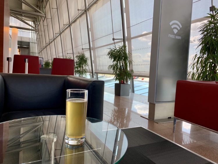 airport lounge hamburg getraenk