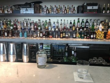 american express centurion lounge hong kong bar