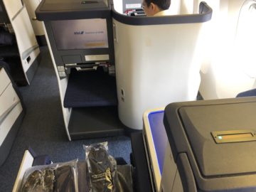 ana business class boeing 777 300 fussablage