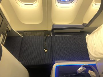 ana business class boeing 777 300 sitz als bett
