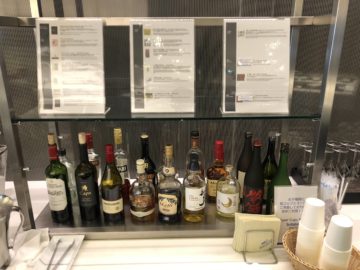 ana suite lounge tokyo haneda gate 110 auswahl hochprozentiger alkohol