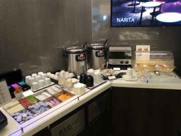 ana suite lounge tokyo haneda gate 110 tee kaffee