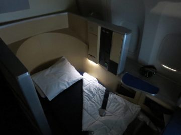 ana first class boeing 777 300er bett 3