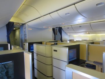 ana first class boeing 777 300er kabine 1