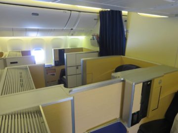 ana first class boeing 777 300er kabine 4