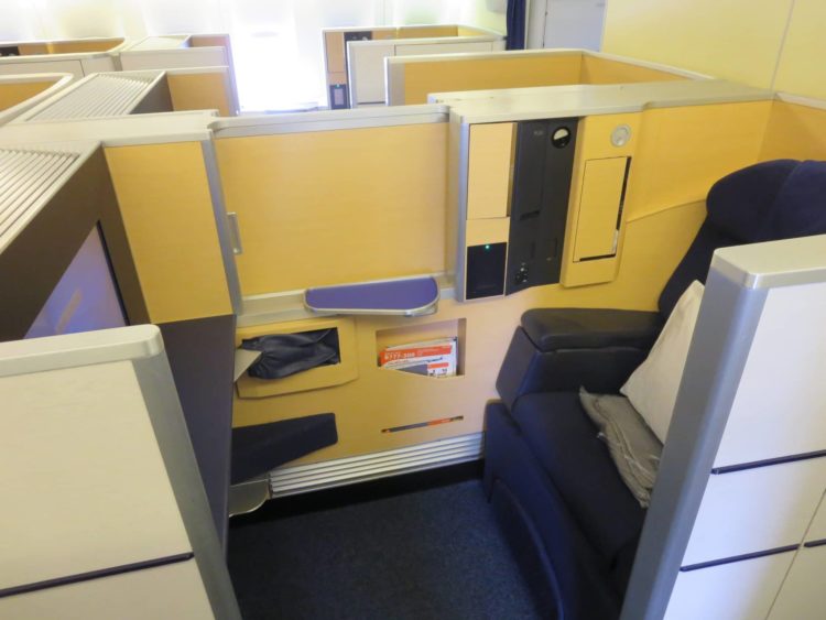 ana first class boeing 777 300er sitz 1