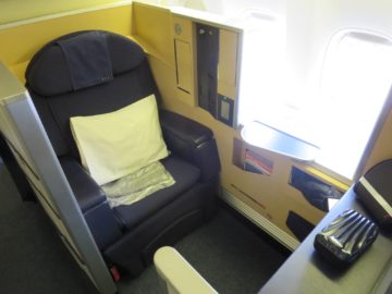 ana first class boeing 777 300er sitz 2