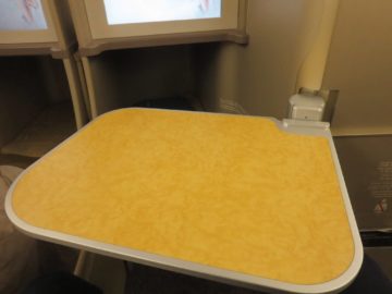 asiana business class smartium boeing 777 tisch 2