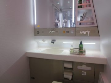 asiana first class a380 bad 1